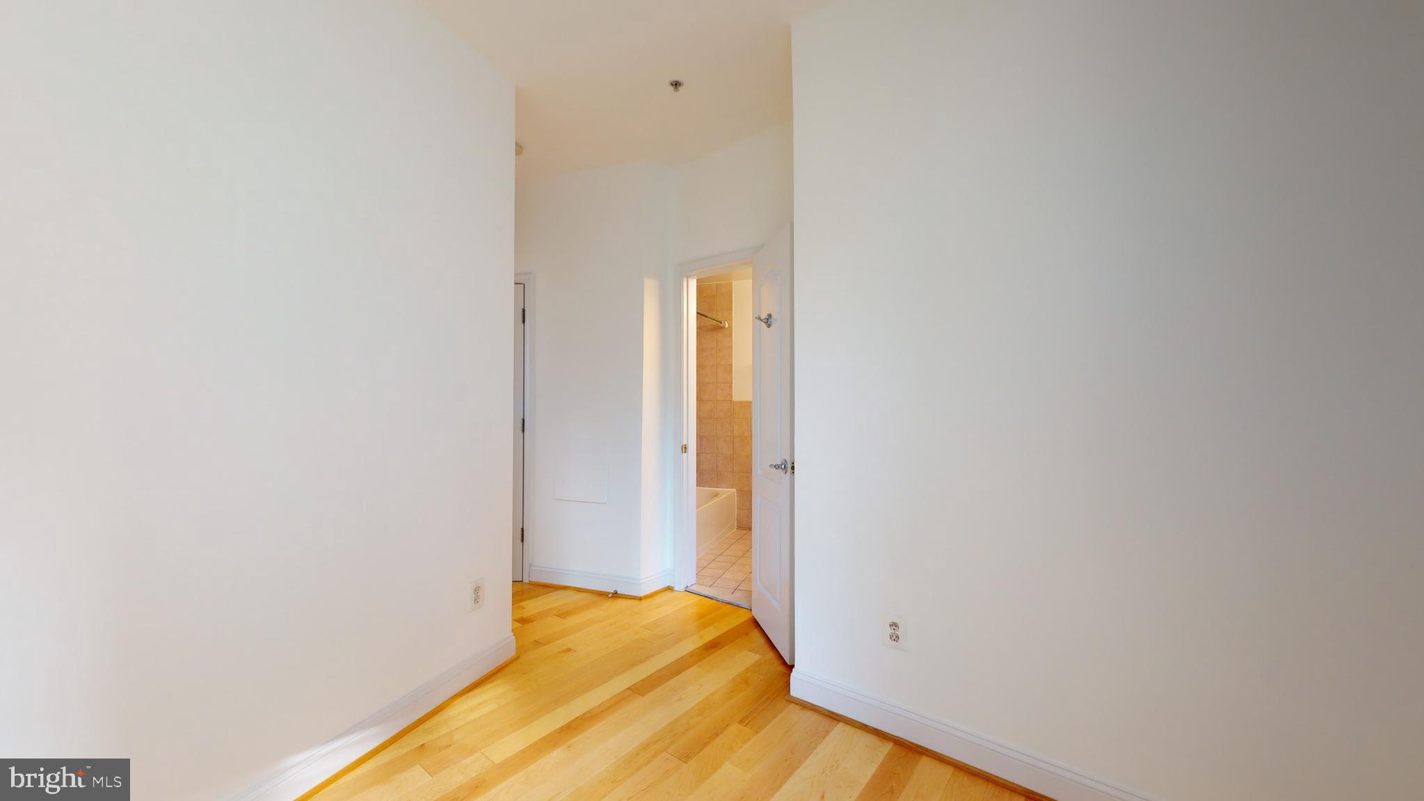 27 Logan Circle Northwest, Unit 13 Washington, DC 20005 - Photo 19 of 35