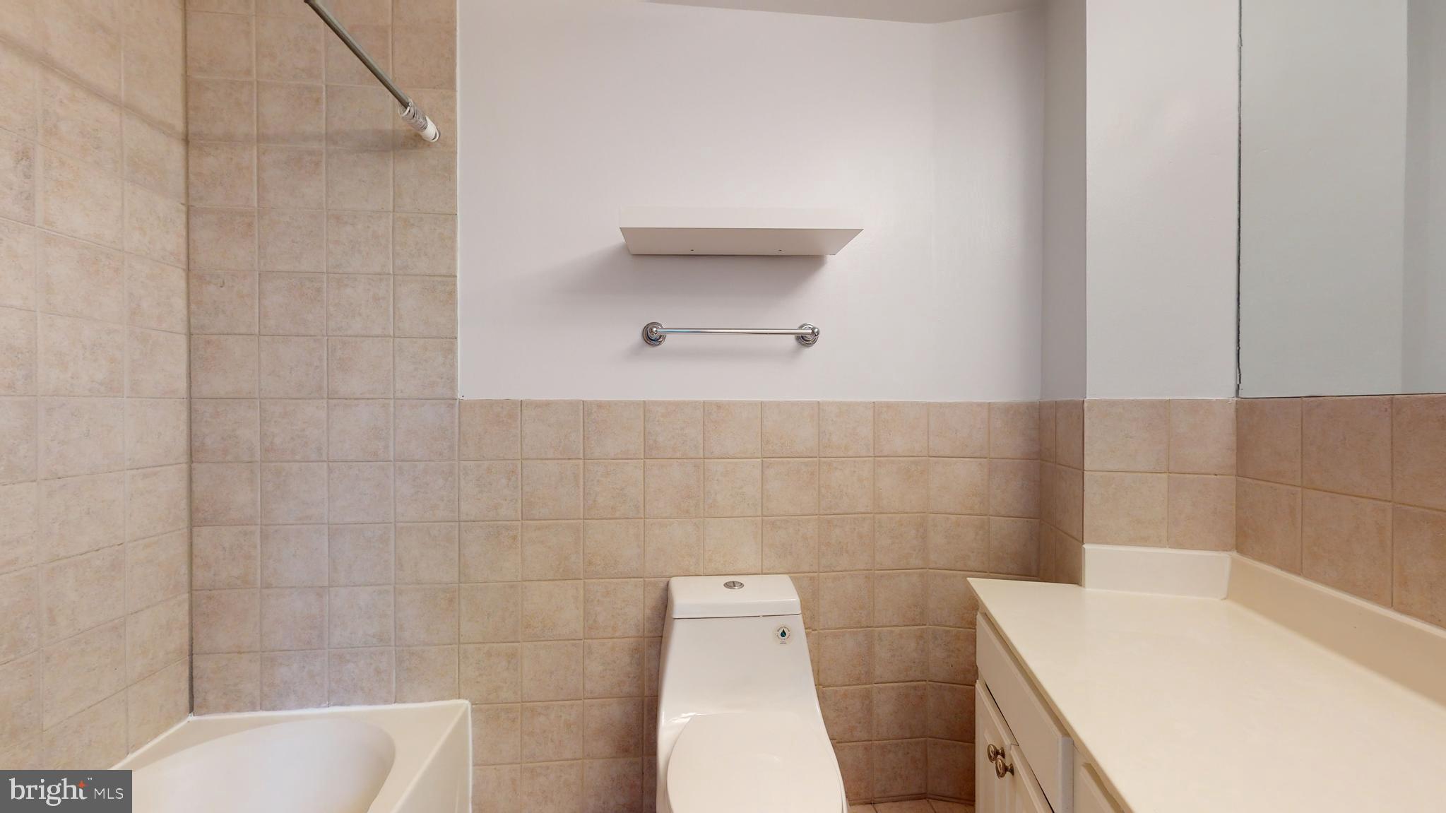 27 Logan Circle Northwest, Unit 13 Washington, DC 20005 - Photo 20 of 35