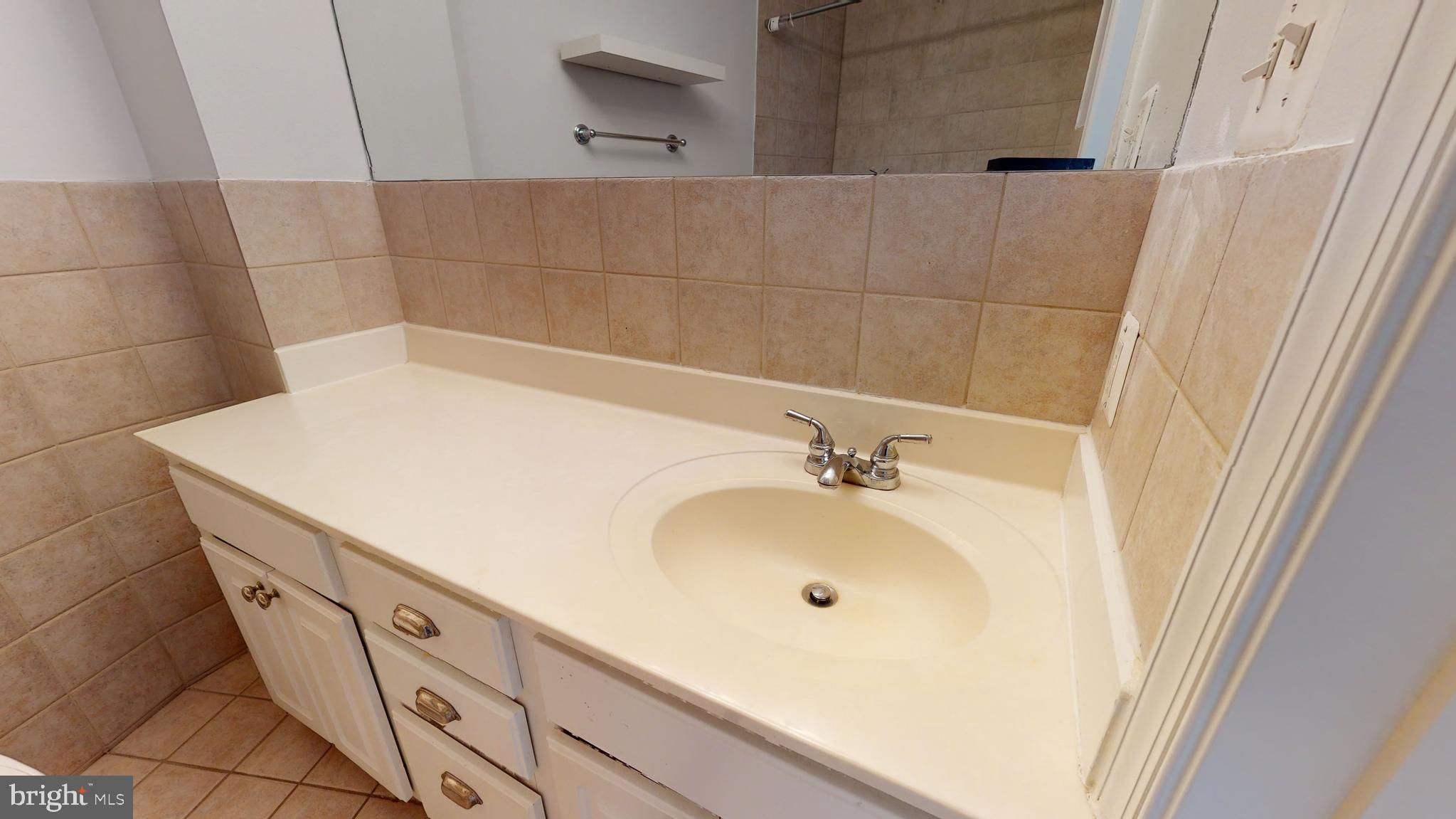 27 Logan Circle Northwest, Unit 13 Washington, DC 20005 - Photo 21 of 35