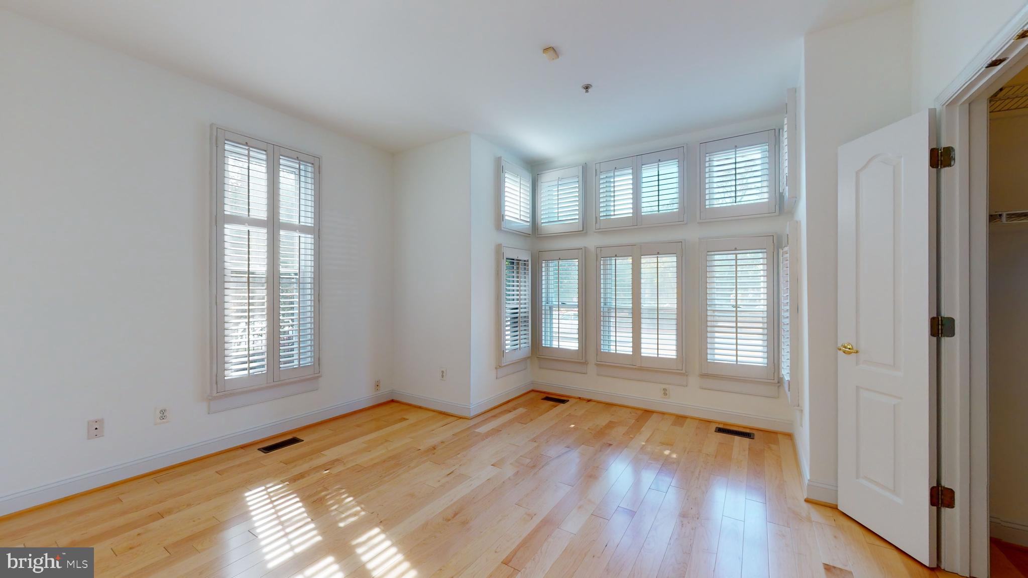 27 Logan Circle Northwest, Unit 13 Washington, DC 20005 - Photo 29 of 35