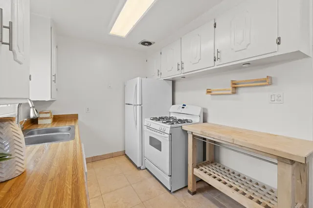 $438,000 | 5631 Engle Road, Carmichael, CA 95608