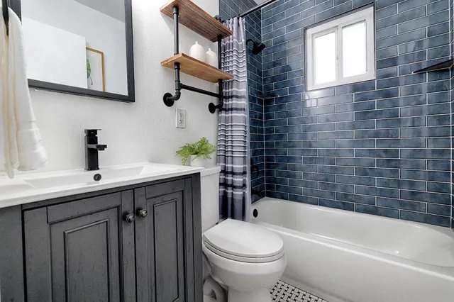 $438,000 | 5631 Engle Road, Carmichael, CA 95608