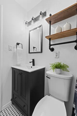 $438,000 | 5631 Engle Road, Carmichael, CA 95608