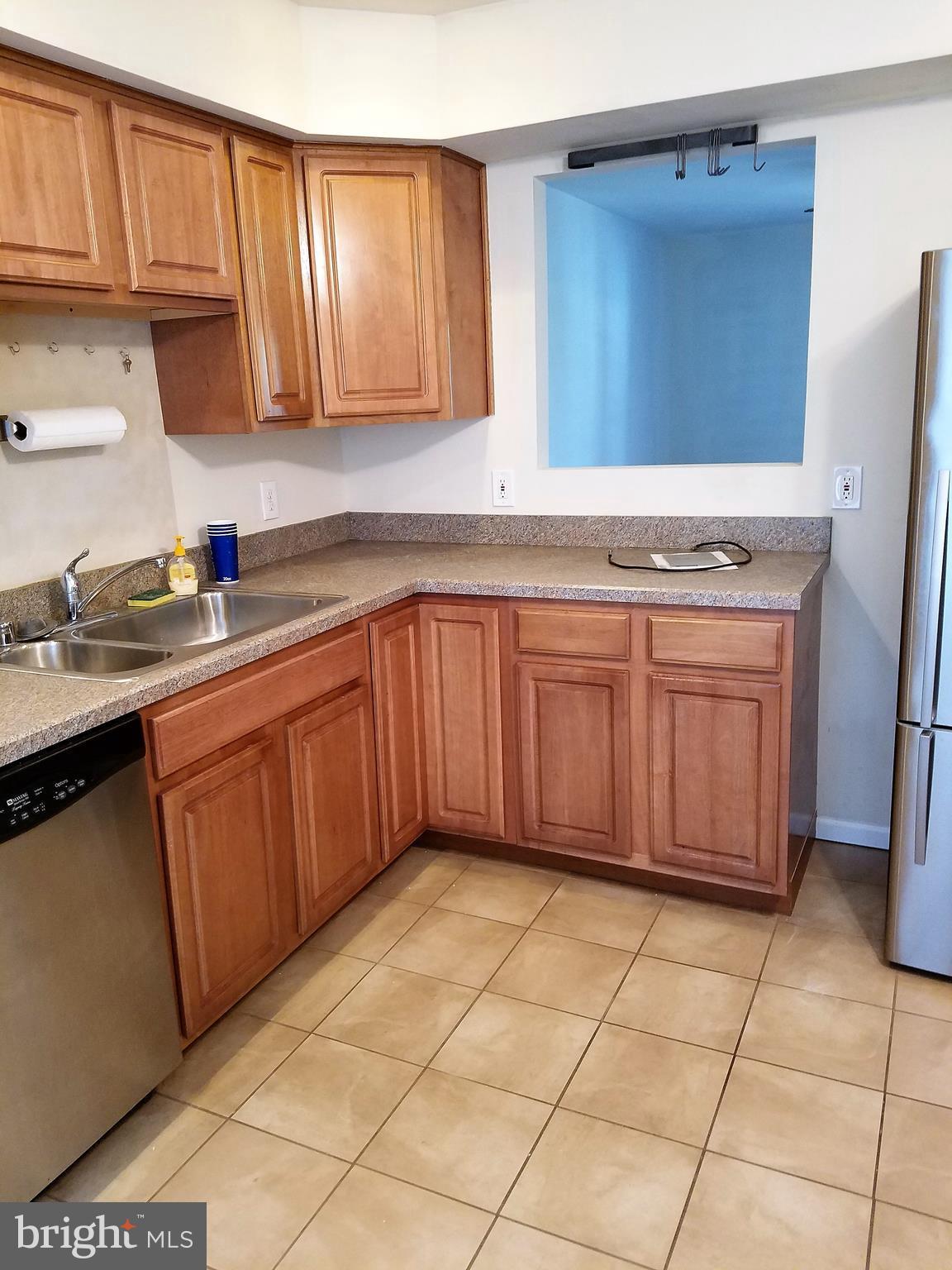 2912 Aspen Hill Road Baltimore, MD 21234 - Photo 4 of 15 Beautiful ceramic tile!