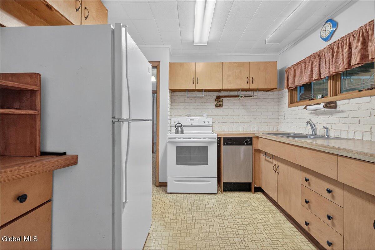 190 Miller Road Schodack, NY 12033 - Photo 10 of 46 46-190 MILLER RD-9