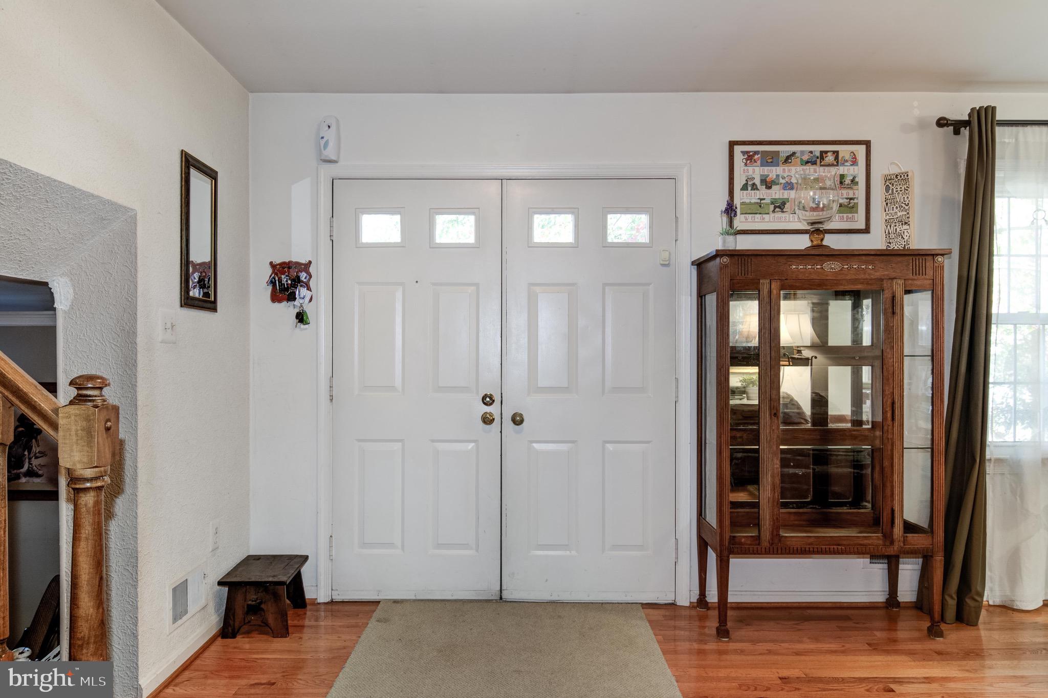 7915 Laural Valley Way Springfield, VA 22153 - Photo 3 of 19 Front Entryway