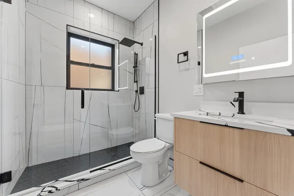 $5,500 | 7516 North Eastlake Terrace, Unit 3, Chicago, IL 60626