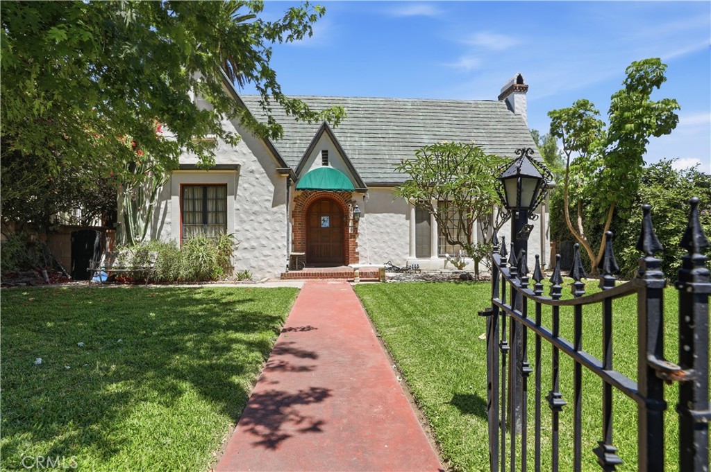 4579 University Riverside, CA 92501 - Photo 7 of 44