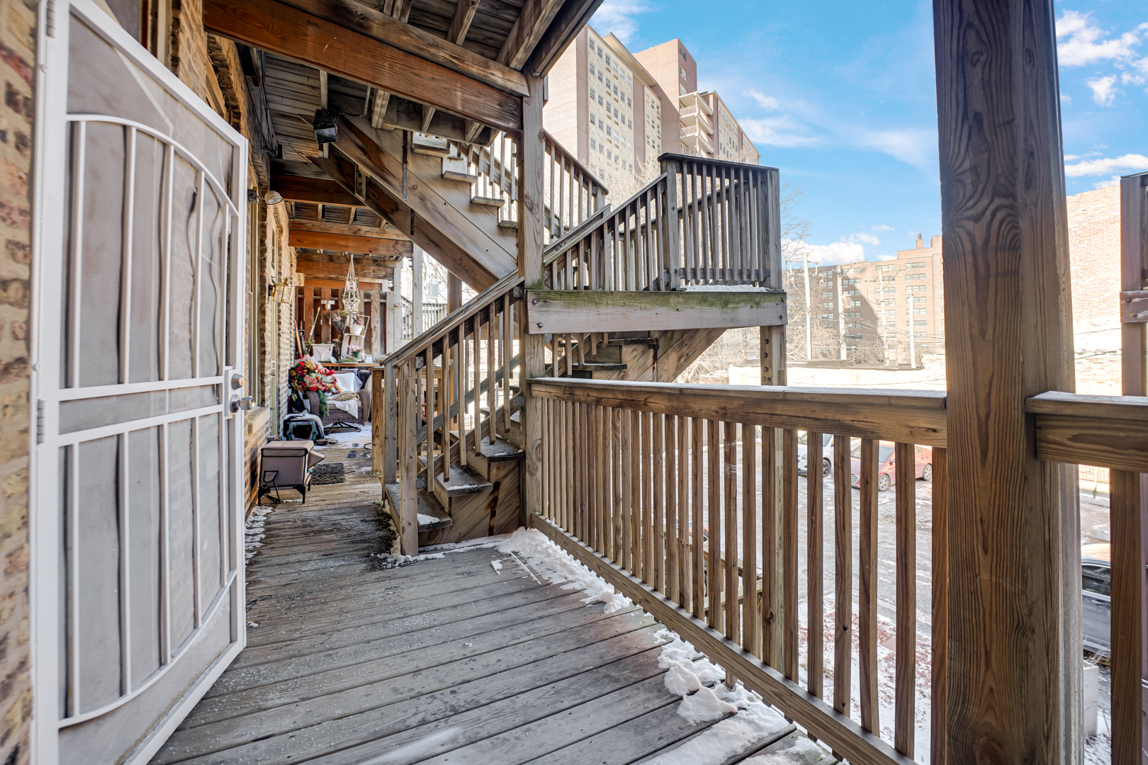 752 East 43rd Street, Unit 2E Chicago, IL 60653 - Photo 18 of 20 a view of entryway with wooden floor