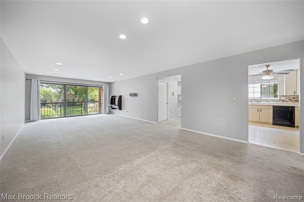 29664 Pine Ridge Circle Farmington Hills, MI 48331 - Photo 8 of 34