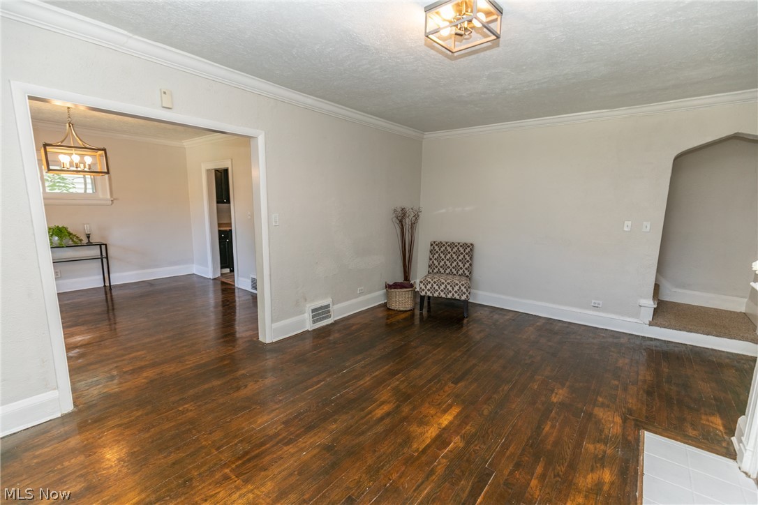 3252 Tullamore Road Cleveland, OH 44118 - Photo 7 of 35 Gallery Image 7