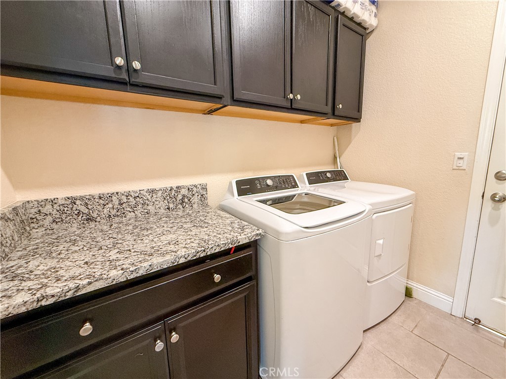 4407 Kerr Court Merced, CA 95348 - Photo 7 of 30 Laundry Room