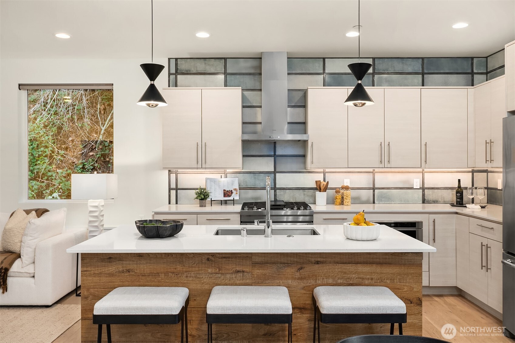 2617 3rd Avenue West Seattle, WA 98119 - Photo 15 of 30