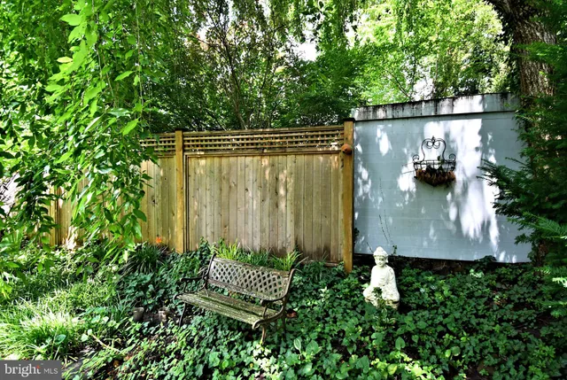 a view of a back yard of the house