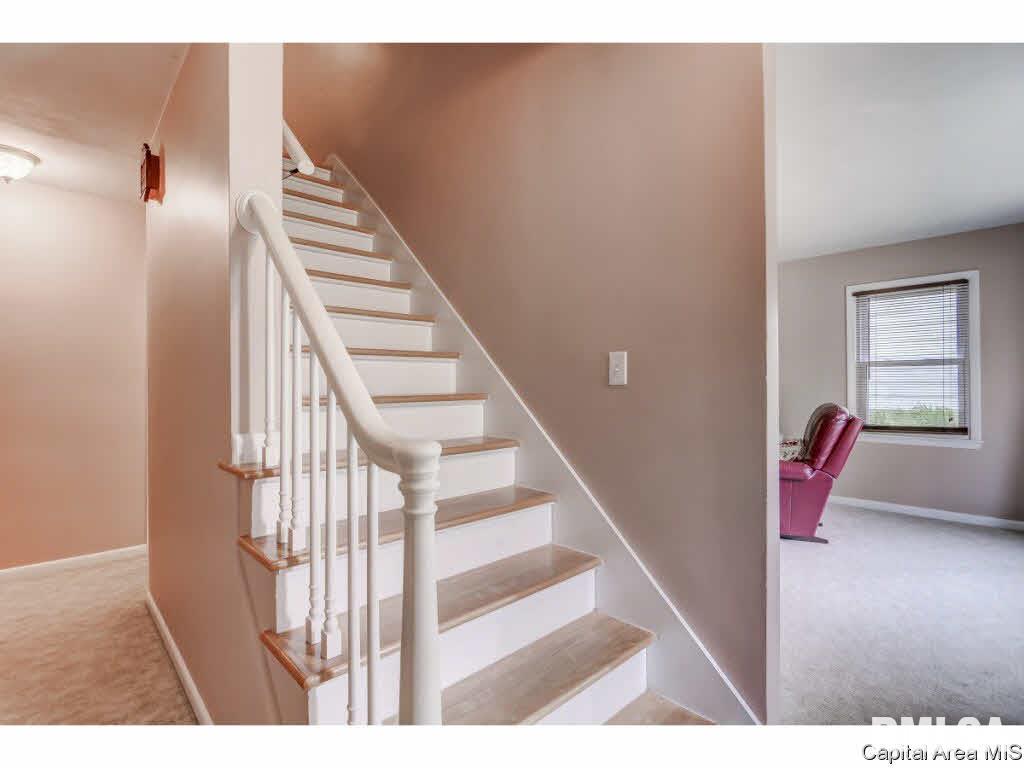 3 Pinto Drive Springfield, IL 62702 - Photo 2 of 22