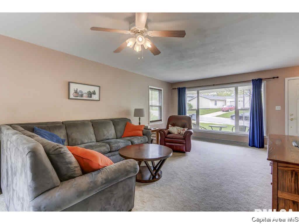 3 Pinto Drive Springfield, IL 62702 - Photo 4 of 22