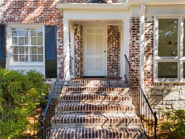 $1,649,000 | 561 Peachtree Battle Avenue Northwest, Atlanta, GA 30305