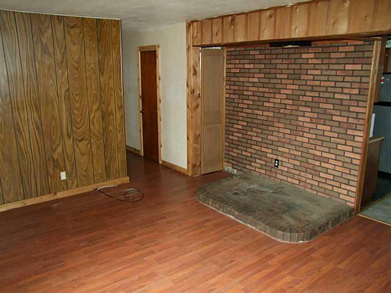 7526 Brehob Road Indianapolis, IN 46217 - Photo 3 of 16 Gallery Image 3