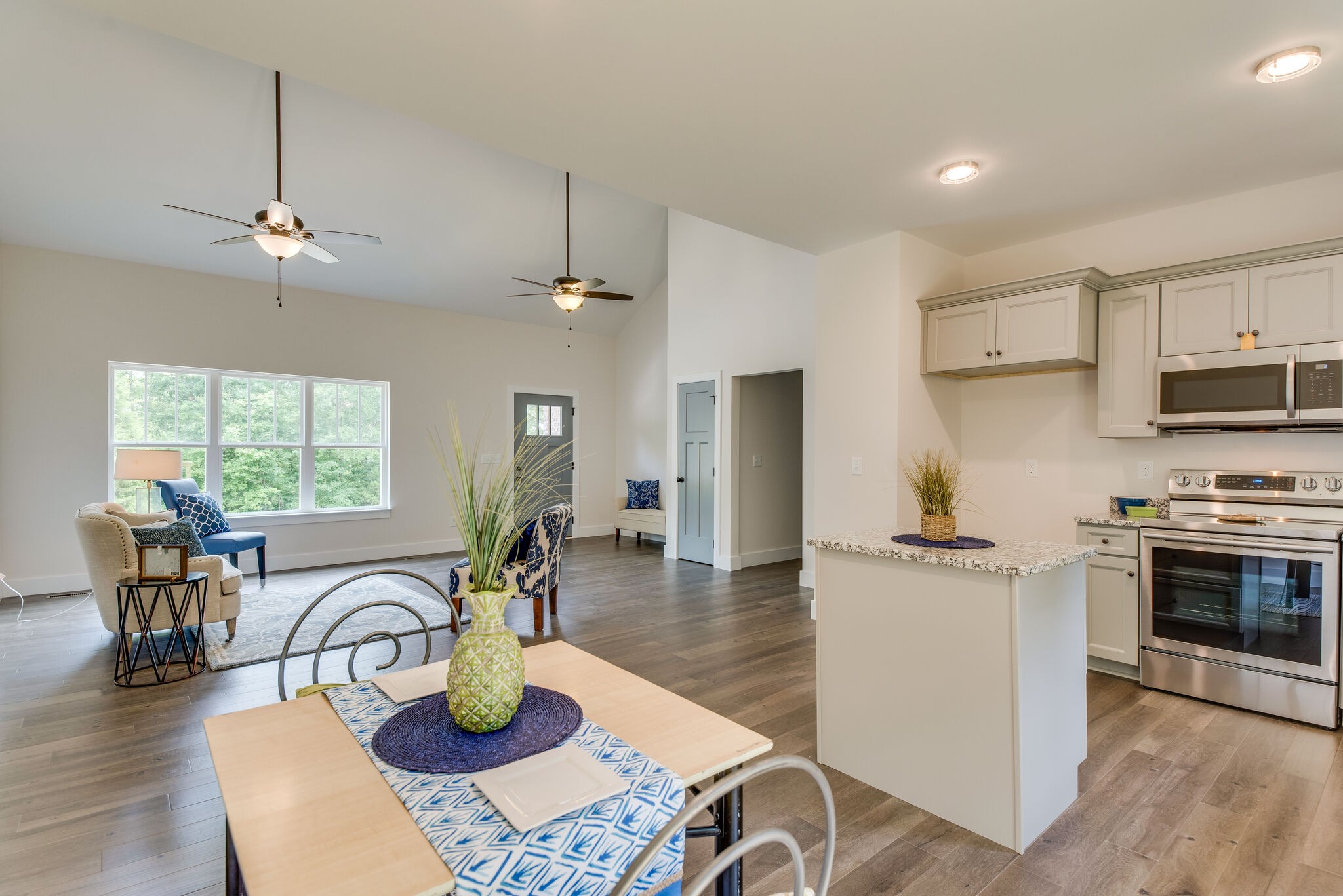 649 Sycamore Road Dickson, TN 37055 - Photo 3 of 26 Gallery Image 3