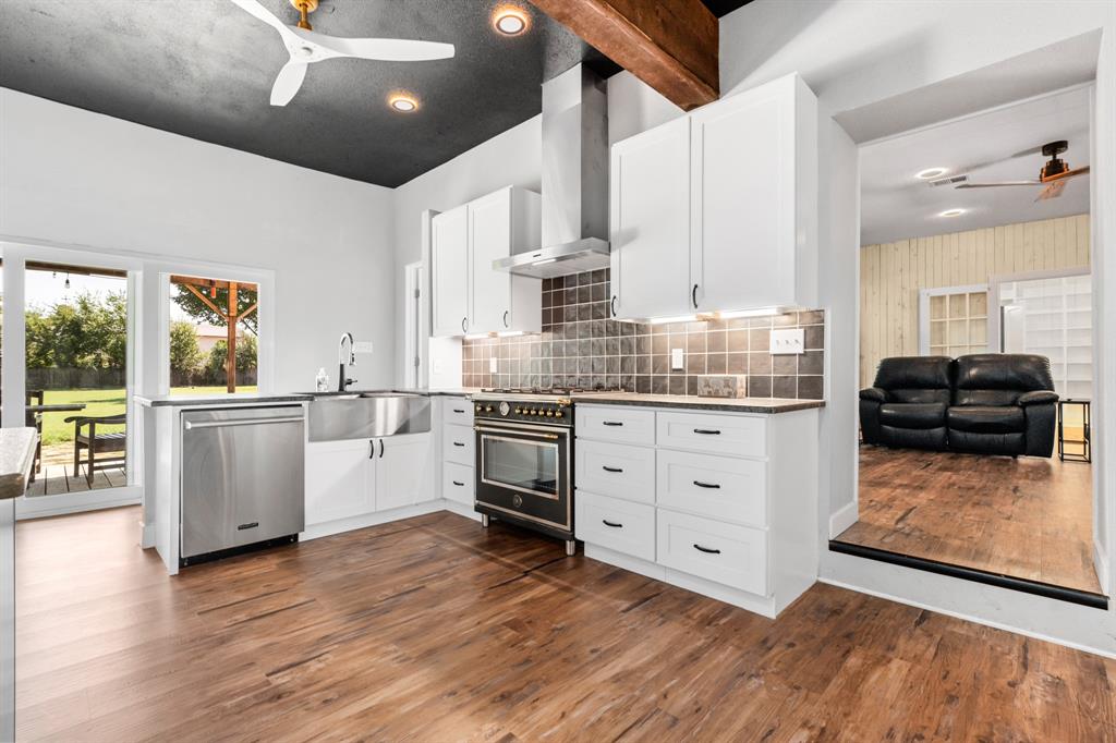 1504 Maple Street Irving, TX 75060 - Photo 12 of 40