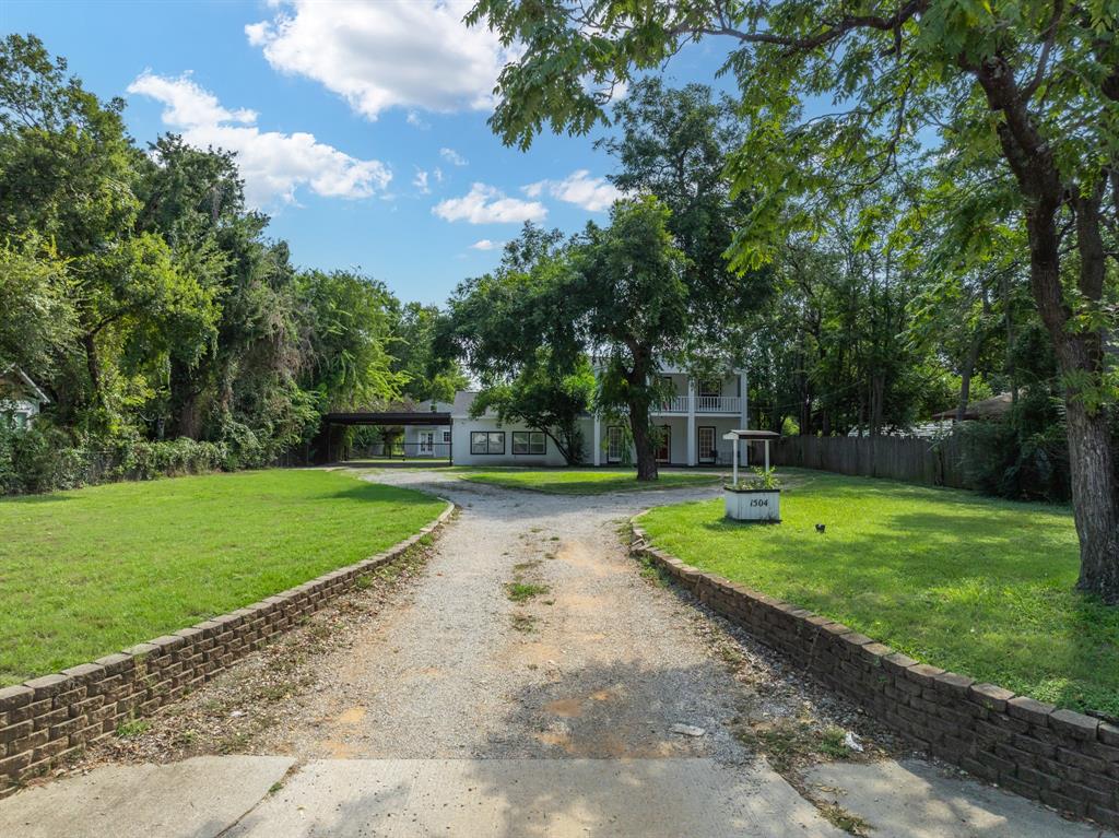 1504 Maple Street Irving, TX 75060 - Photo 2 of 40