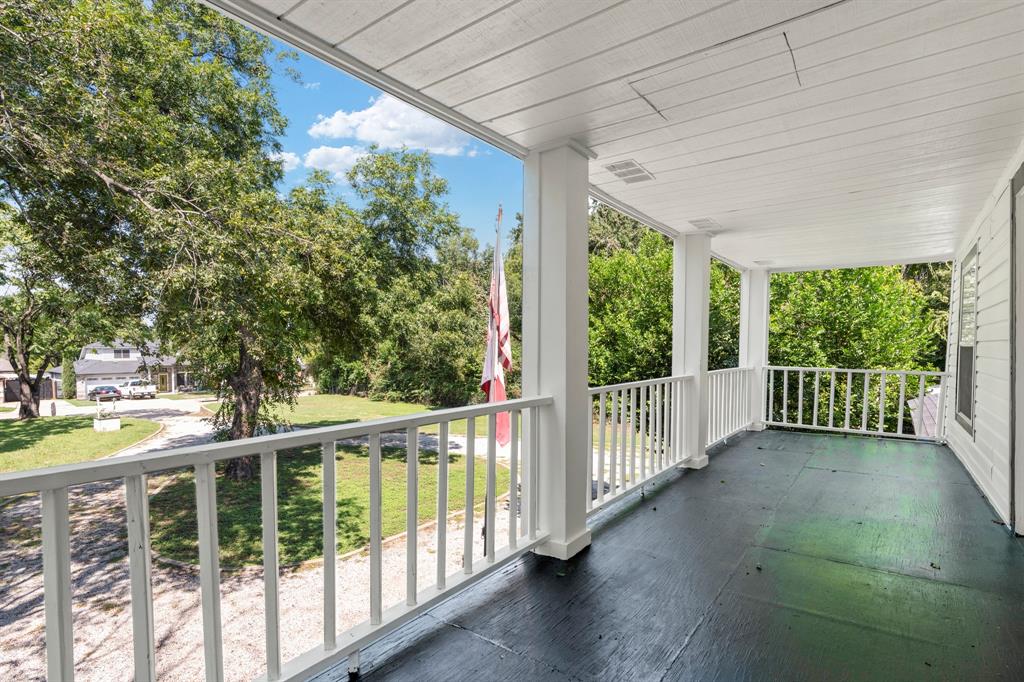 1504 Maple Street Irving, TX 75060 - Photo 22 of 40