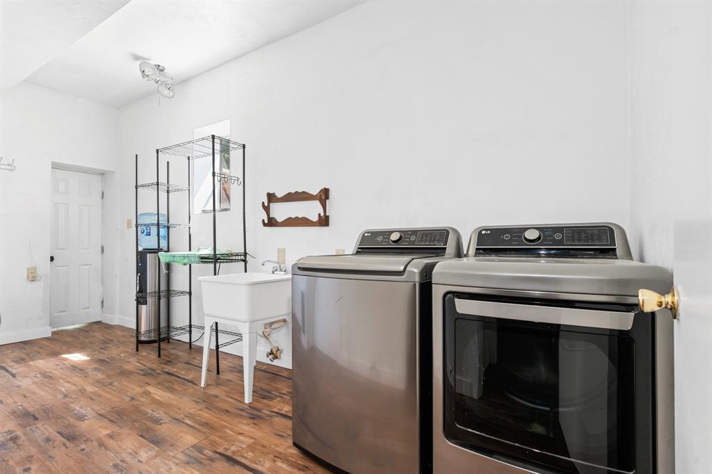 1504 Maple Street Irving, TX 75060 - Photo 25 of 40