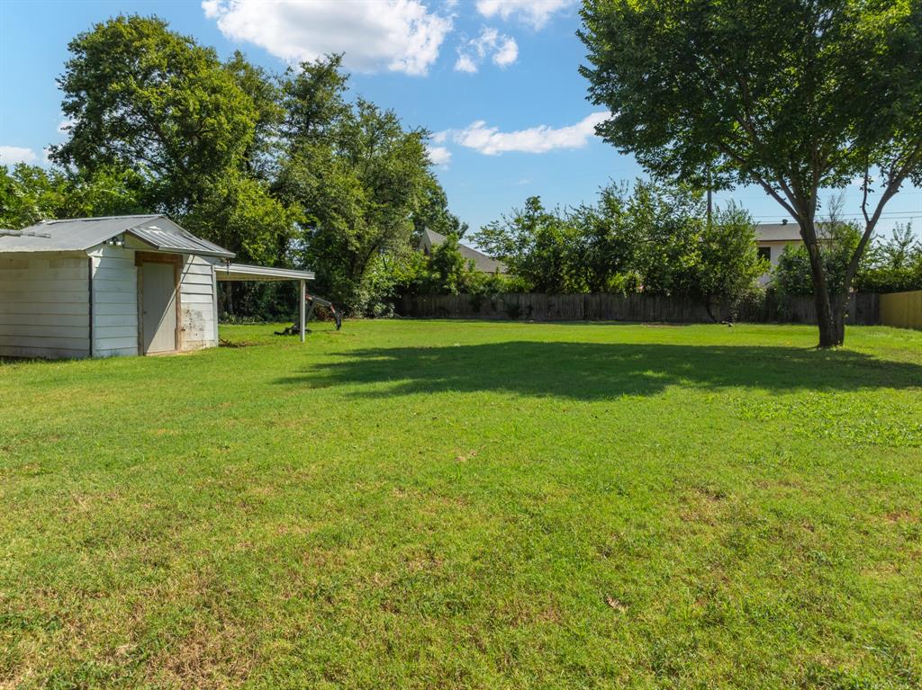 1504 Maple Street Irving, TX 75060 - Photo 33 of 40