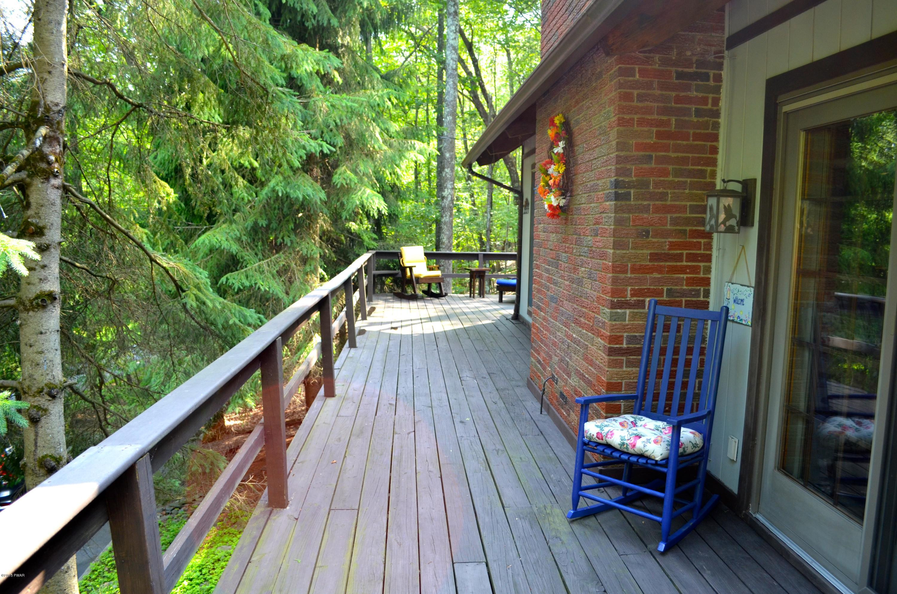 326 Hummingbird Trail Bushkill, PA 18324 - Photo 7 of 45 Gallery Image 7