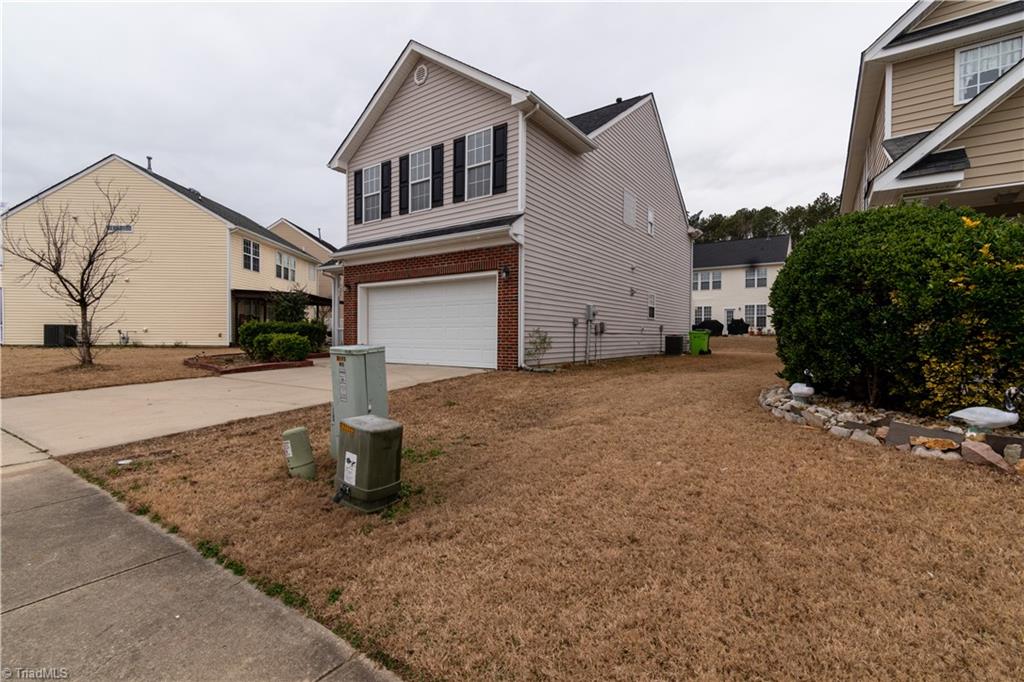 8505 Tierra Del Sol Way Raleigh, NC 27616 - Photo 3 of 26 Gallery Image 3
