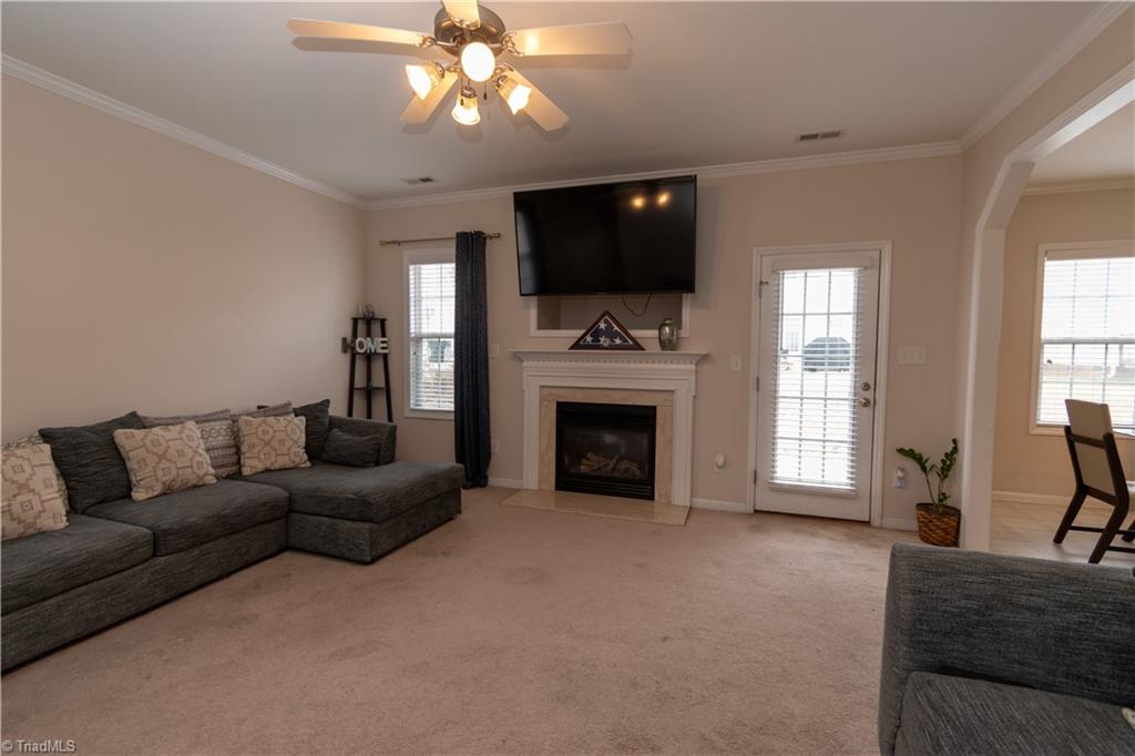 8505 Tierra Del Sol Way Raleigh, NC 27616 - Photo 4 of 26 Gallery Image 4