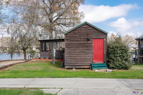 $150,000 | 21018 Diversion Canal Road, Maurepas, LA 70449