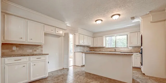 $2,275 | 1746 Cloister Drive, Unit 21, Crosby, TX 77532