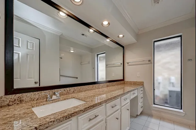 $2,275 | 1746 Cloister Drive, Unit 21, Crosby, TX 77532