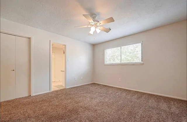 $2,275 | 1746 Cloister Drive, Unit 21, Crosby, TX 77532