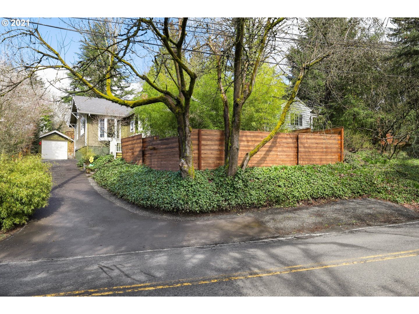 815 Southwest Taylors Ferry Road Portland, OR 97219 - Photo 2 of 29 Gallery Image 2