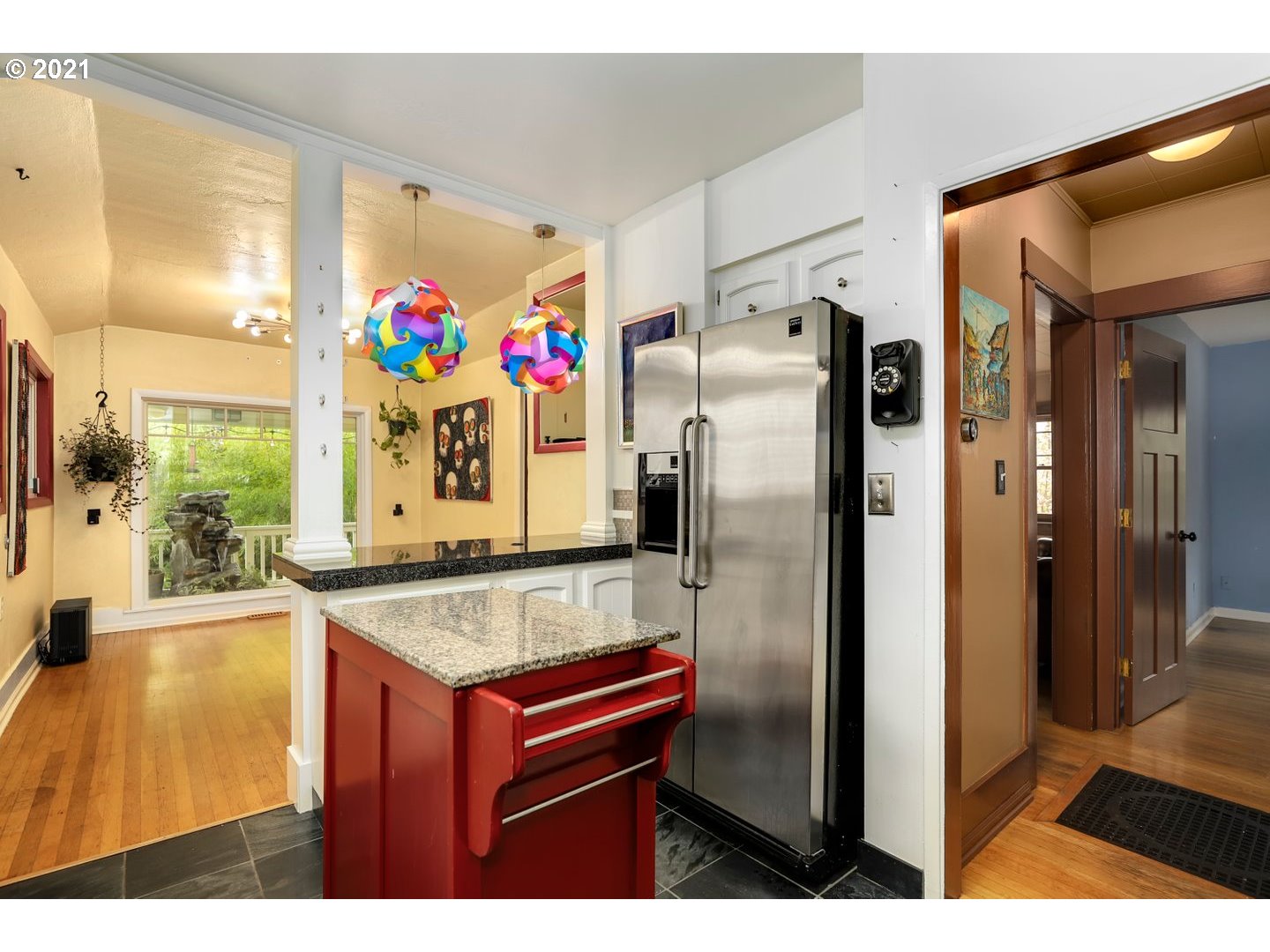 815 Southwest Taylors Ferry Road Portland, OR 97219 - Photo 12 of 29 Gallery Image 12