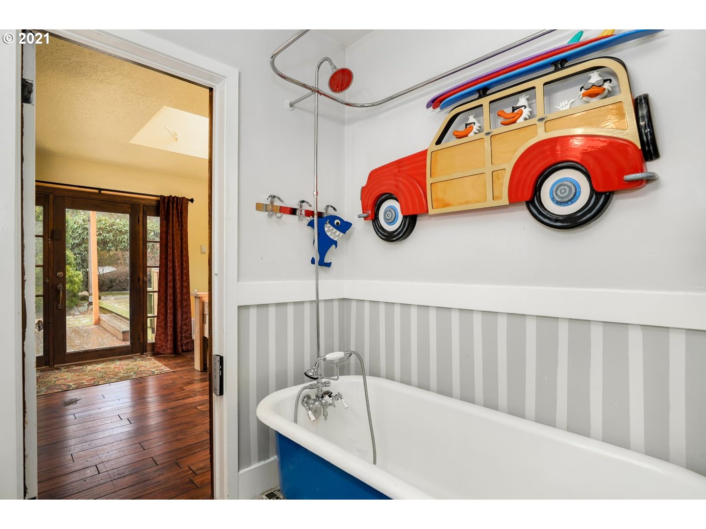 815 Southwest Taylors Ferry Road Portland, OR 97219 - Photo 21 of 29 Gallery Image 21