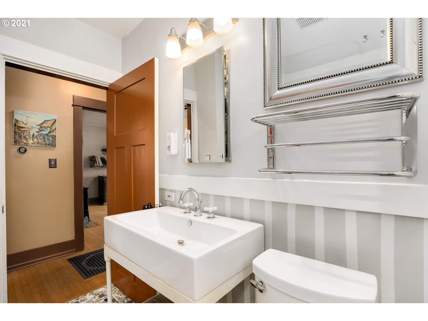 815 Southwest Taylors Ferry Road Portland, OR 97219 - Photo 22 of 29 Gallery Image 22