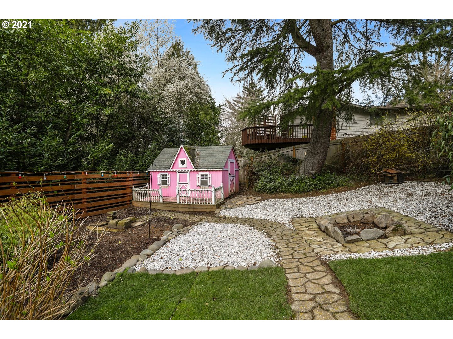 815 Southwest Taylors Ferry Road Portland, OR 97219 - Photo 27 of 29 Gallery Image 27