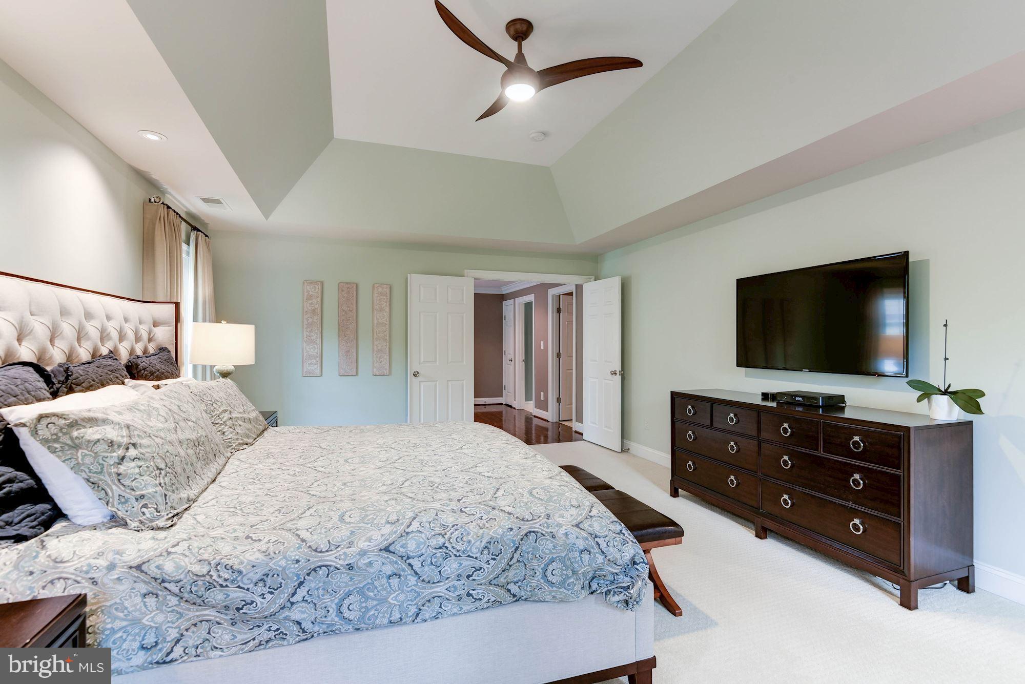 1835 Kirby Road McLean, VA 22101 - Photo 12 of 30 Elegant double door entry & cove ceilings