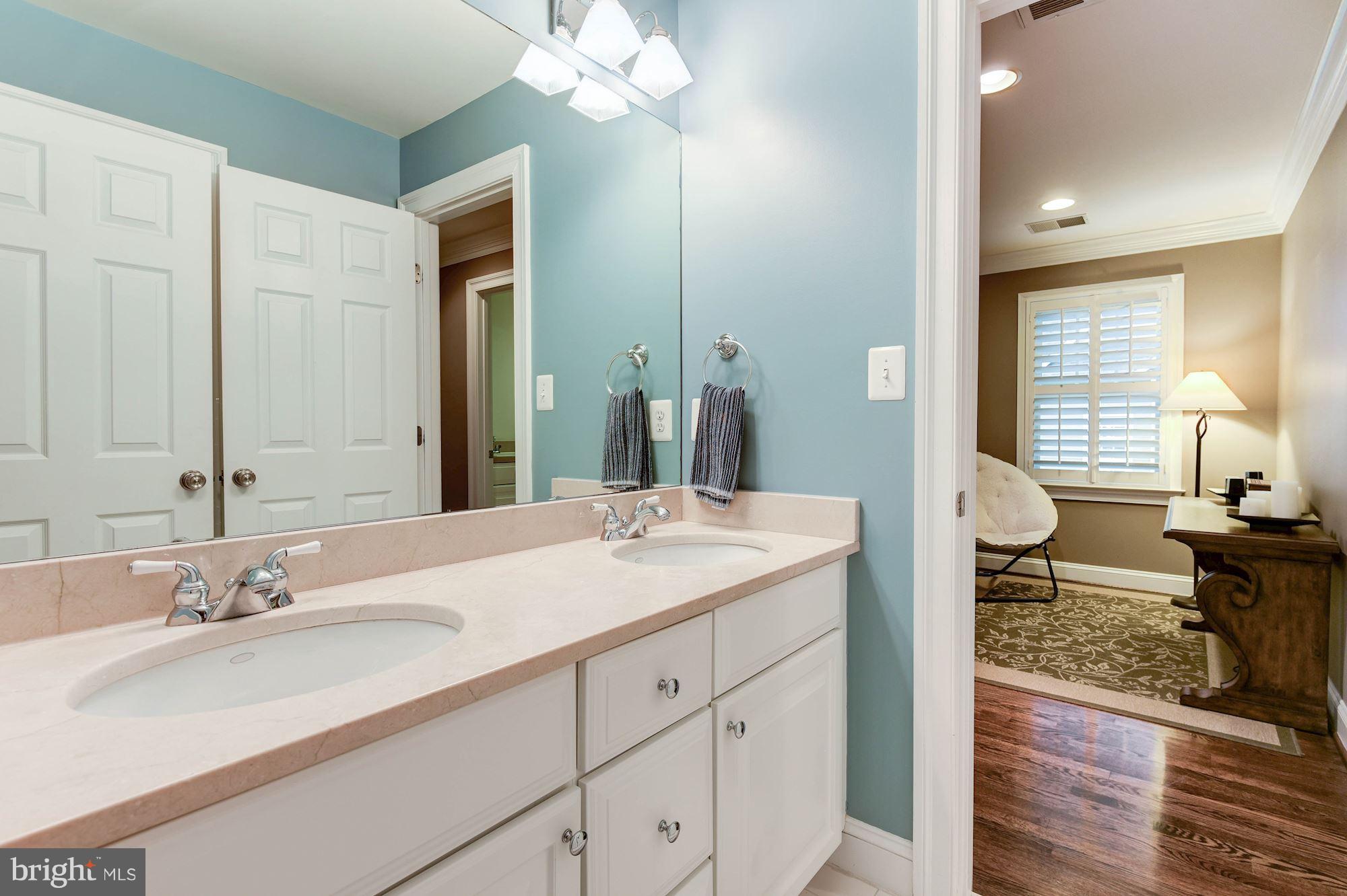 1835 Kirby Road McLean, VA 22101 - Photo 18 of 30 Upper Level Hall Bath