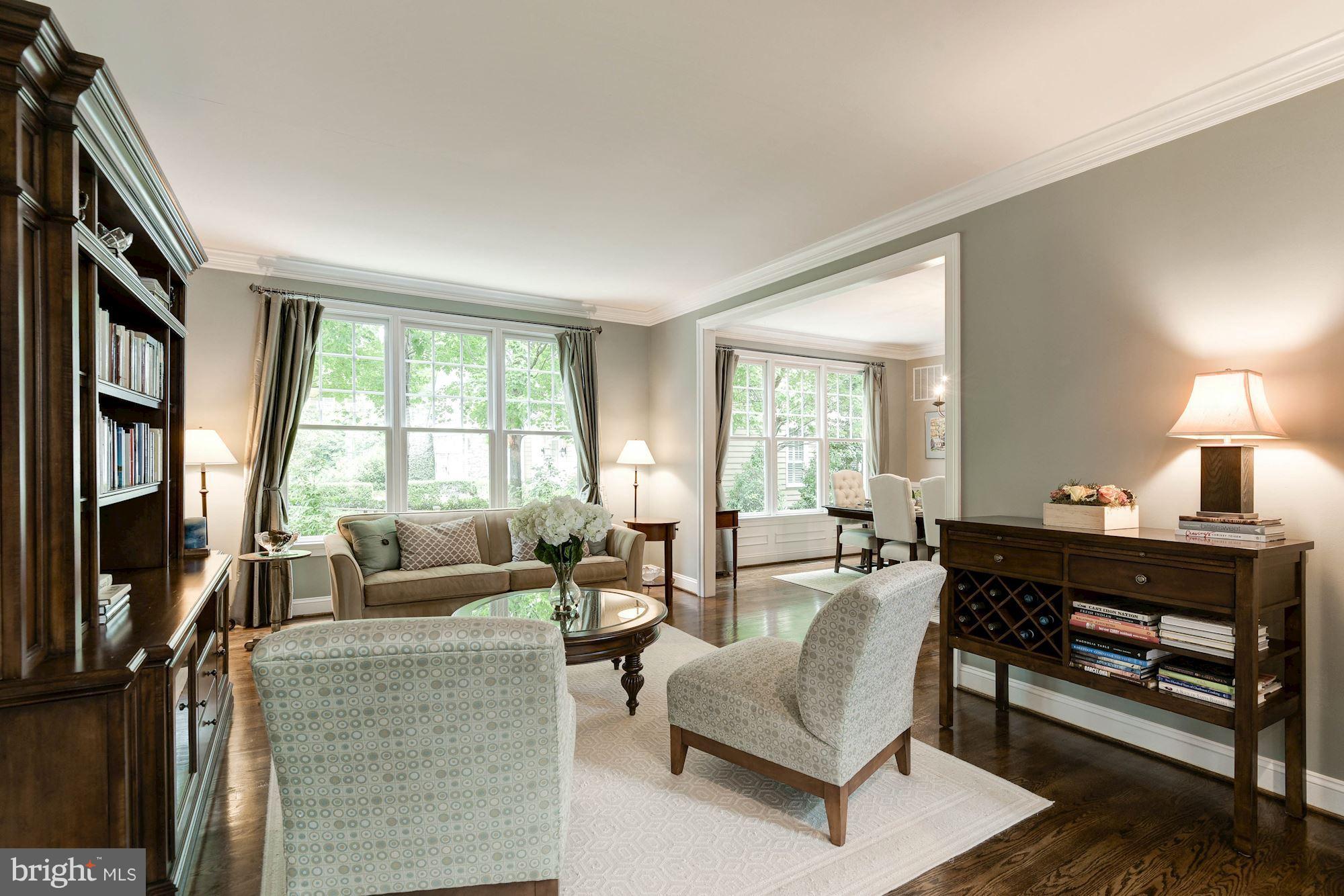 1835 Kirby Road McLean, VA 22101 - Photo 3 of 30 Living Room