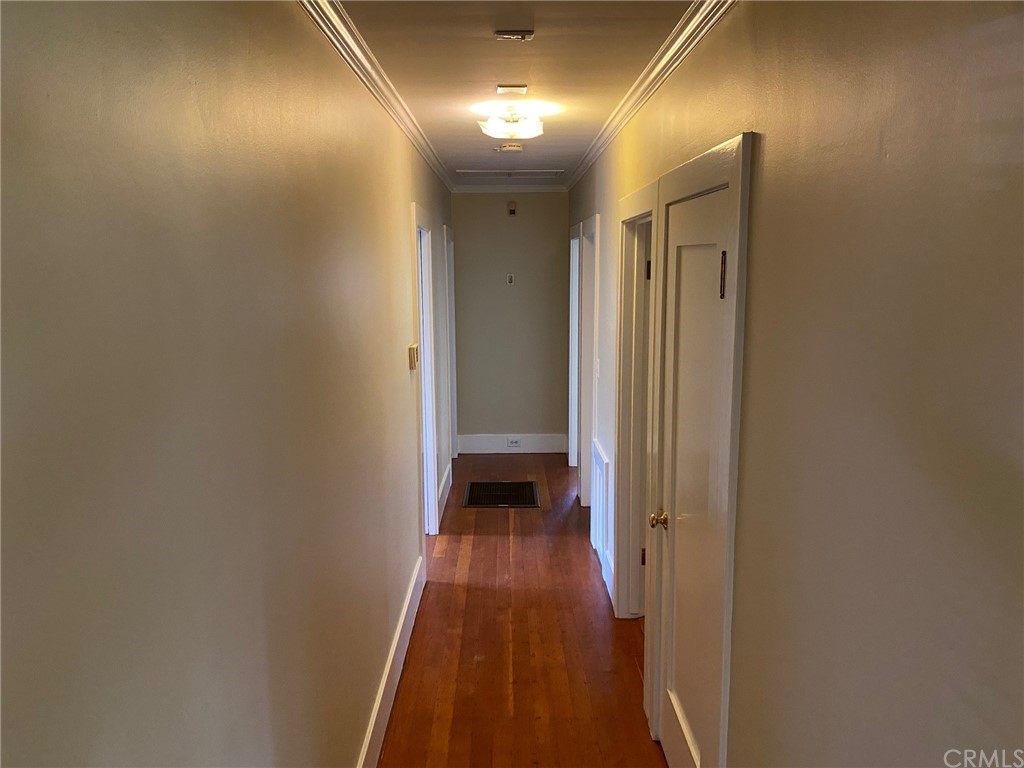 491 Eldora Road Pasadena, CA 91104 - Photo 6 of 14 a view of gallery