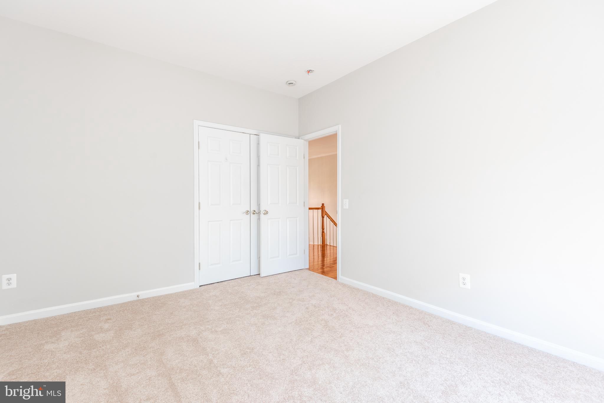 6033 Sumner Road Alexandria, VA 22310 - Photo 30 of 52 Right rear bedroom with double-door closet