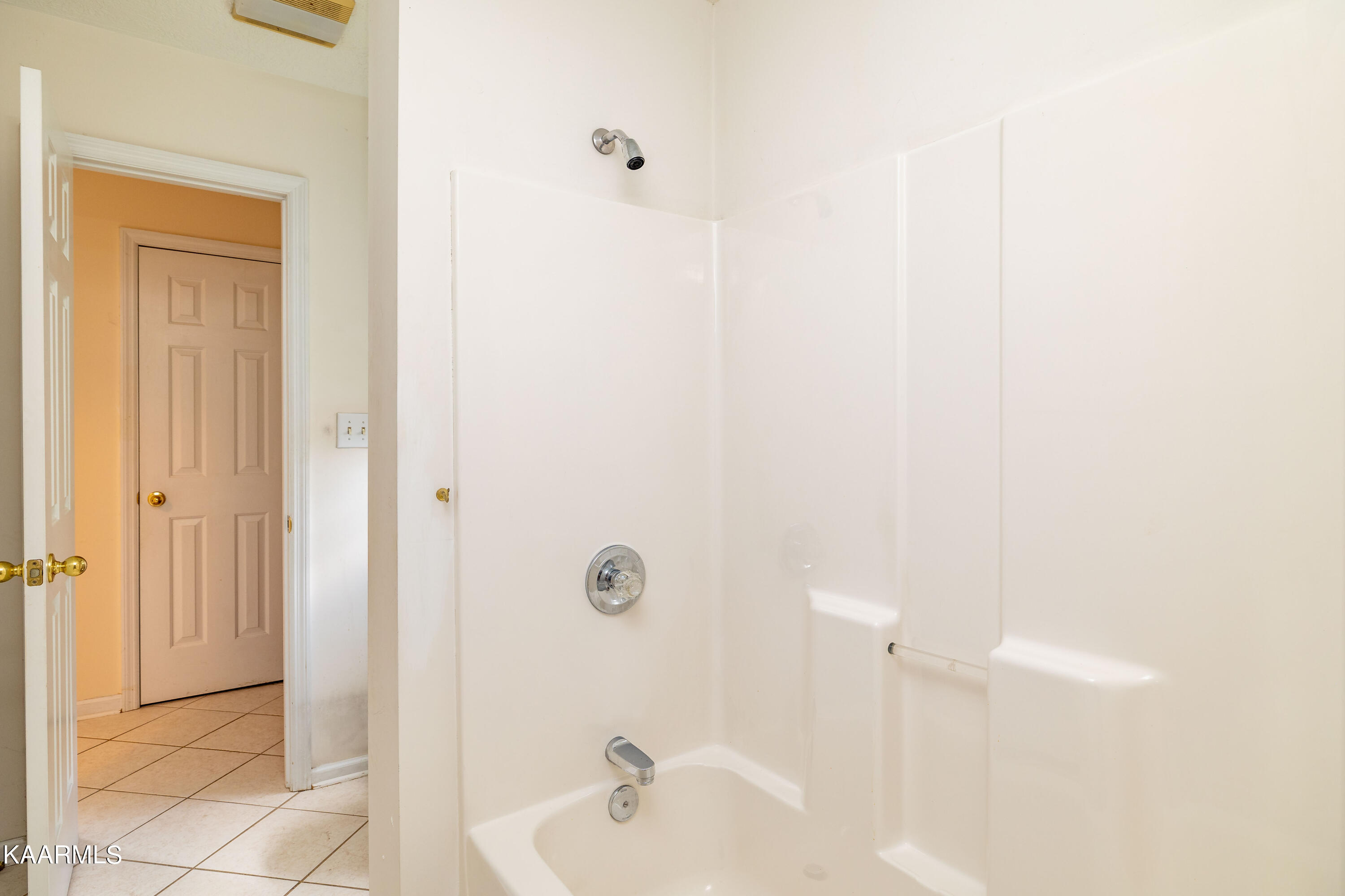 7425 Palmleaf Road Knoxville, TN 37918 - Photo 18 of 41 7425Palmleafrd-13