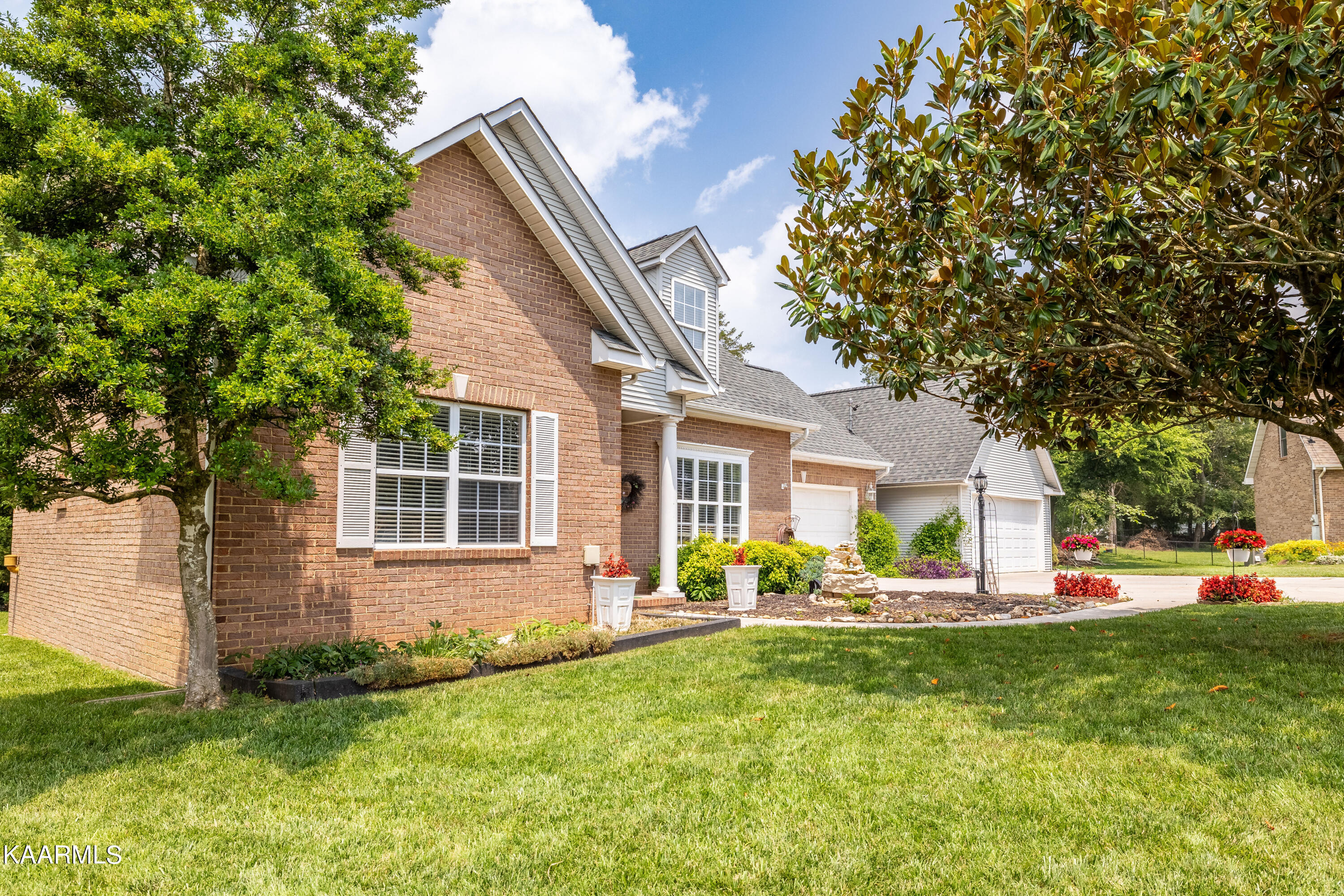 7425 Palmleaf Road Knoxville, TN 37918 - Photo 3 of 41 7425Palmleafrd-38