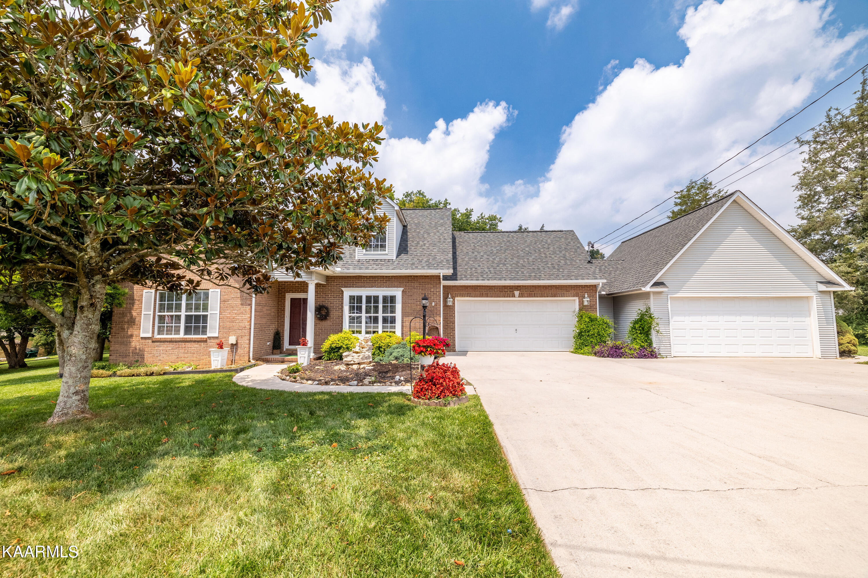 7425 Palmleaf Road Knoxville, TN 37918 - Photo 4 of 41 7425Palmleafrd-39