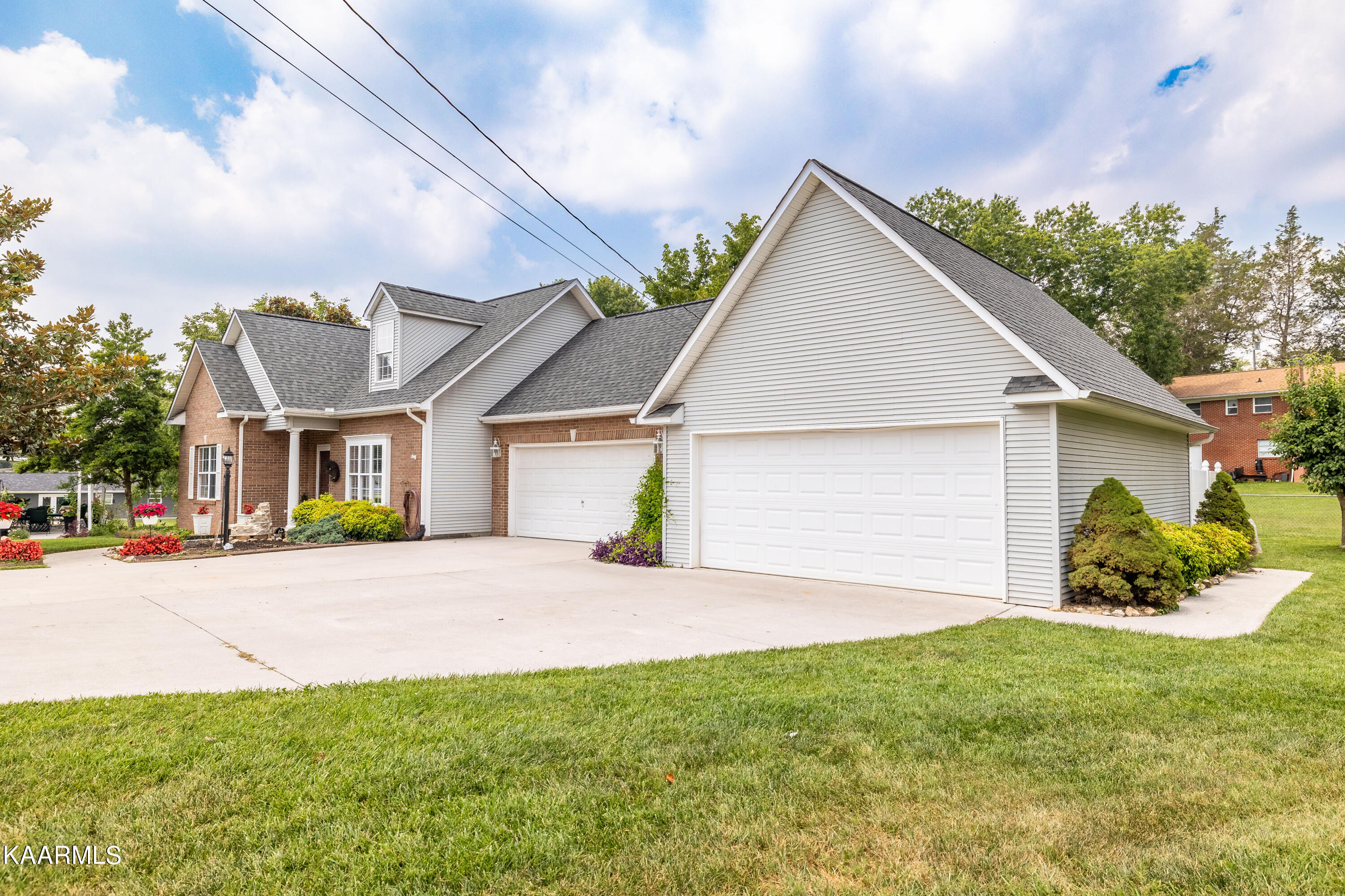 7425 Palmleaf Road Knoxville, TN 37918 - Photo 5 of 41 7425Palmleafrd-41