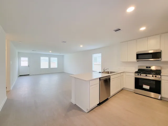 $1,750 | 388 Tejas Trail, Waller, TX 77484